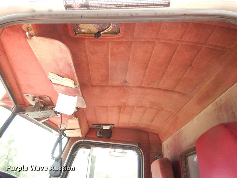 image for item DS1293 1995 Peterbilt 377  dump truck