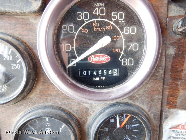 image for item DS1293 1995 Peterbilt 377  dump truck