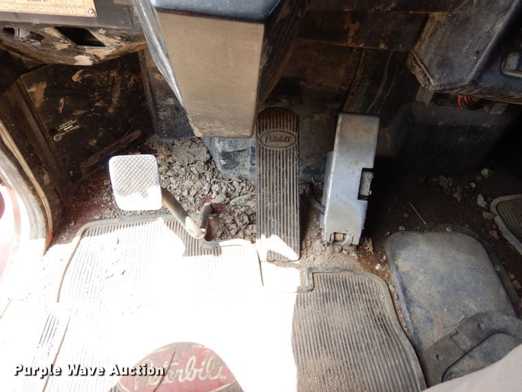 image for item DS1293 1995 Peterbilt 377  dump truck