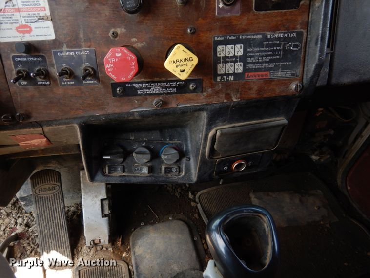 image for item DS1293 1995 Peterbilt 377  dump truck