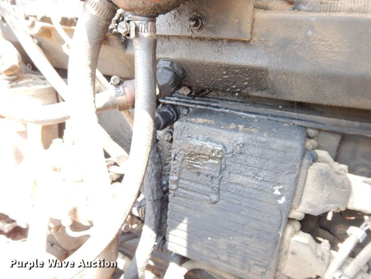 image for item DS1293 1995 Peterbilt 377  dump truck