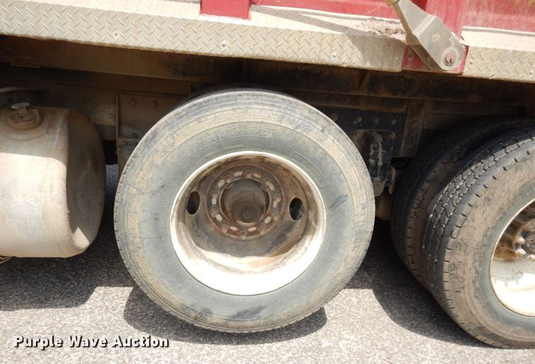 image for item DS1293 1995 Peterbilt 377  dump truck