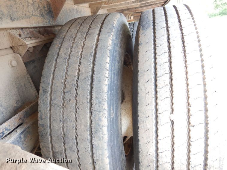 image for item DS1293 1995 Peterbilt 377  dump truck