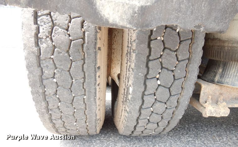 image for item DS1293 1995 Peterbilt 377  dump truck