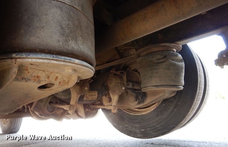 image for item DS1293 1995 Peterbilt 377  dump truck