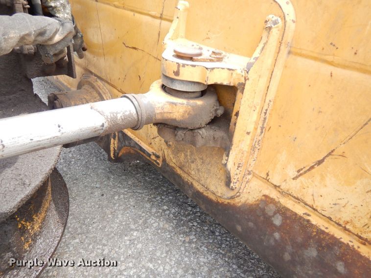 image for item DS1294 2002 John Deere 650H LT  dozer