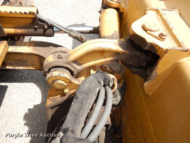 image for item DS1294 2002 John Deere 650H LT  dozer