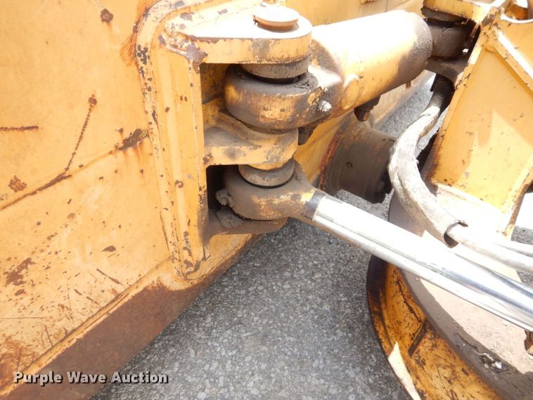 image for item DS1294 2002 John Deere 650H LT  dozer