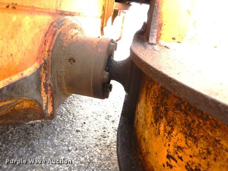 image for item DS1294 2002 John Deere 650H LT  dozer