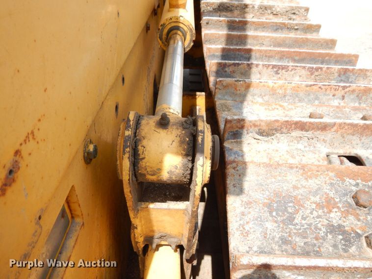 image for item DS1294 2002 John Deere 650H LT  dozer