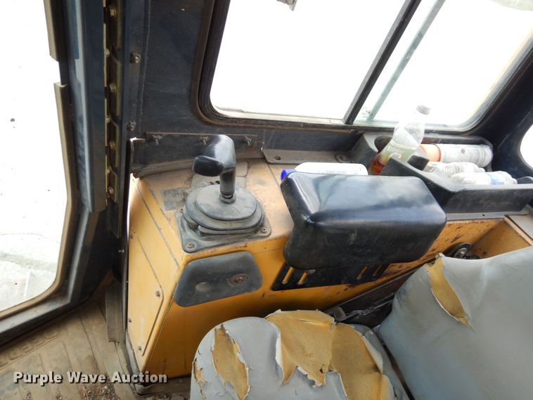 image for item DS1294 2002 John Deere 650H LT  dozer