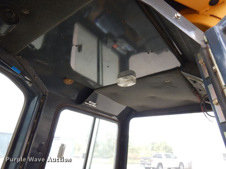 image for item DS1294 2002 John Deere 650H LT  dozer