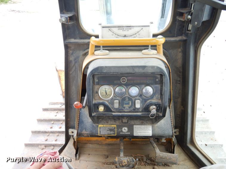 image for item DS1294 2002 John Deere 650H LT  dozer