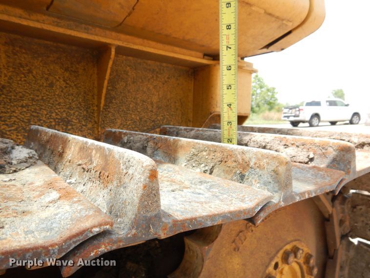 image for item DS1294 2002 John Deere 650H LT  dozer