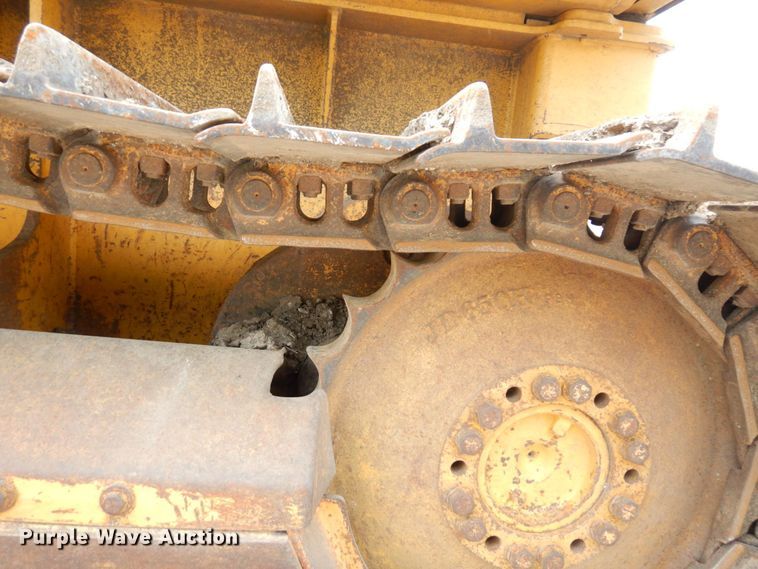 image for item DS1294 2002 John Deere 650H LT  dozer