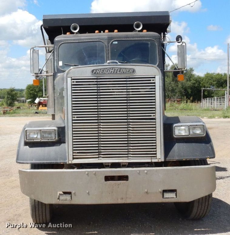 image for item DS1297 1989 Freightliner FLC  dump truck