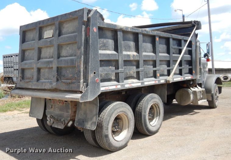 image for item DS1297 1989 Freightliner FLC  dump truck