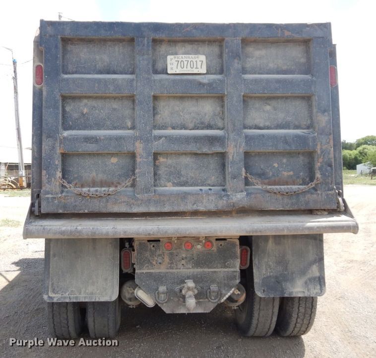 image for item DS1297 1989 Freightliner FLC  dump truck