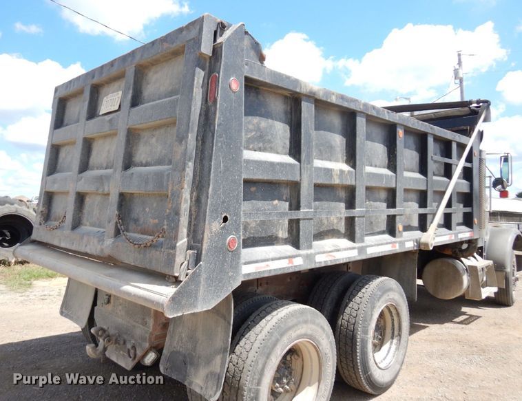 image for item DS1297 1989 Freightliner FLC  dump truck