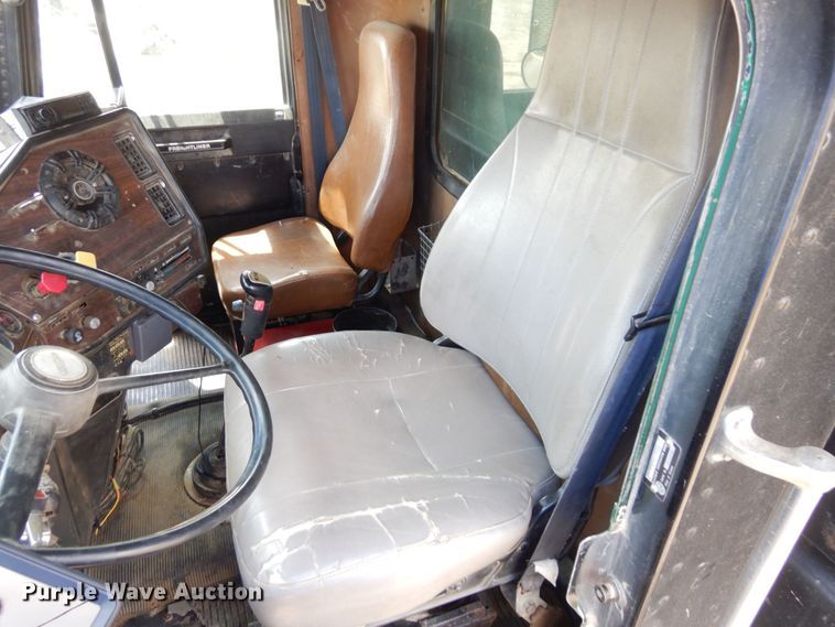 image for item DS1297 1989 Freightliner FLC  dump truck