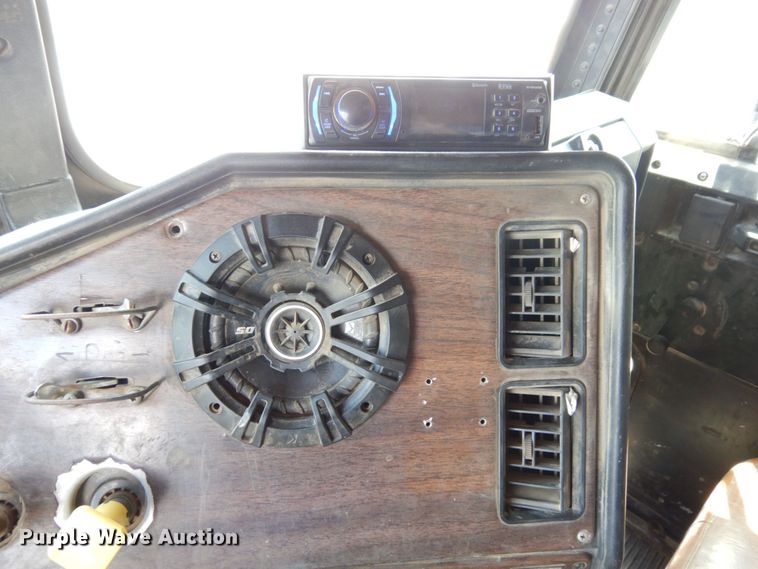 image for item DS1297 1989 Freightliner FLC  dump truck