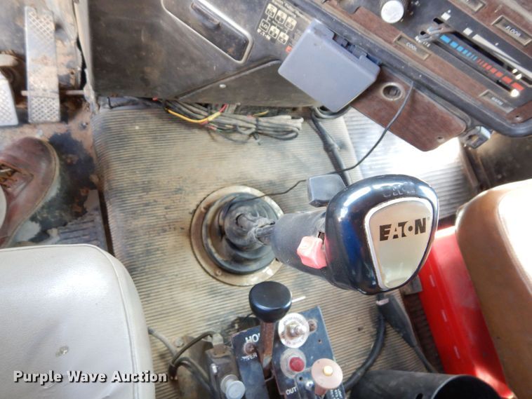 image for item DS1297 1989 Freightliner FLC  dump truck