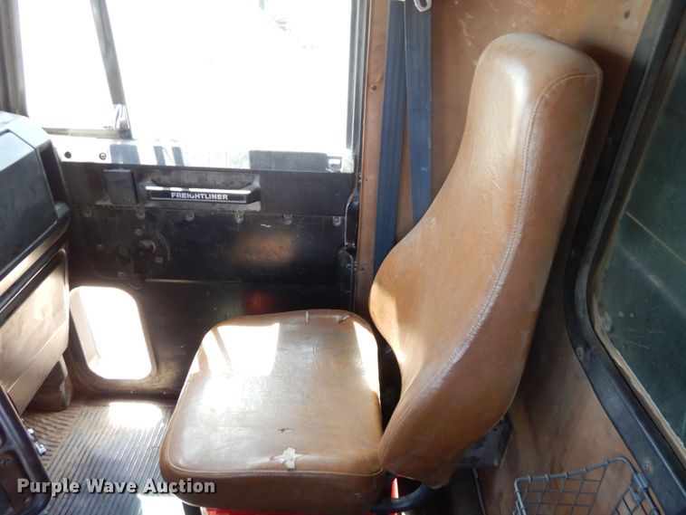 image for item DS1297 1989 Freightliner FLC  dump truck