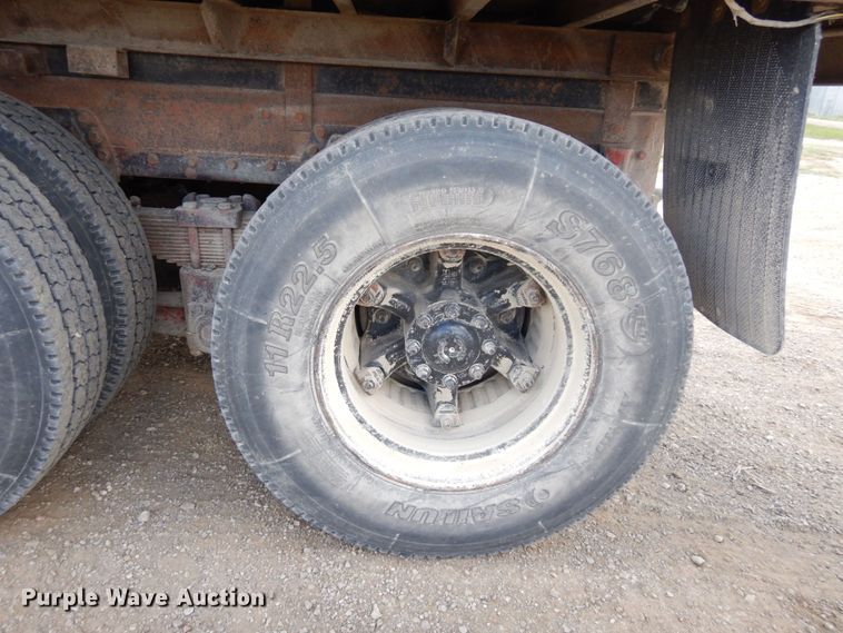 image for item DS1297 1989 Freightliner FLC  dump truck