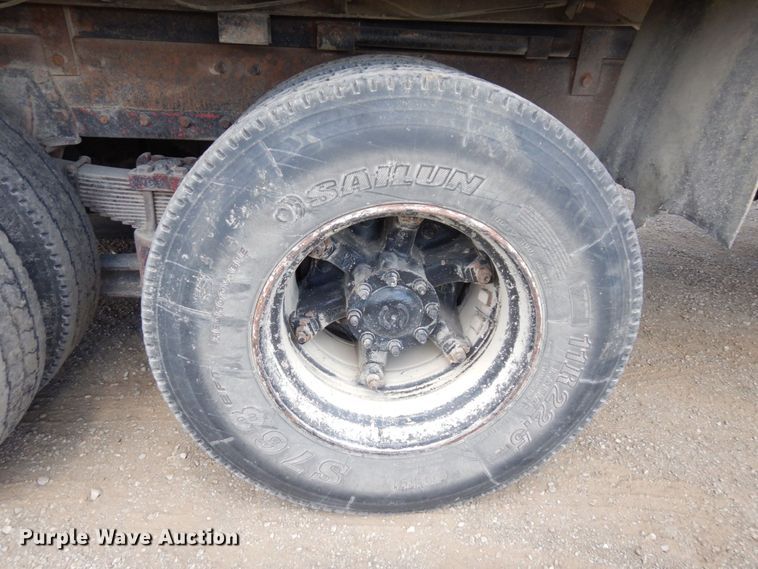 image for item DS1297 1989 Freightliner FLC  dump truck