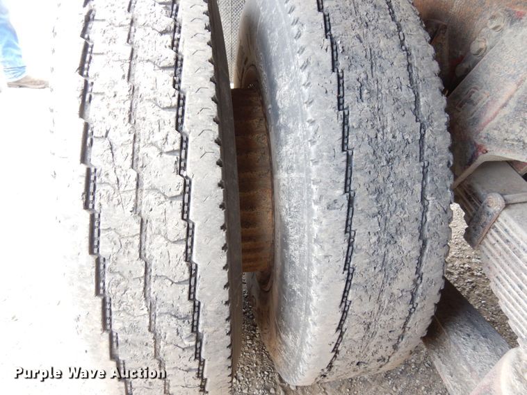 image for item DS1297 1989 Freightliner FLC  dump truck