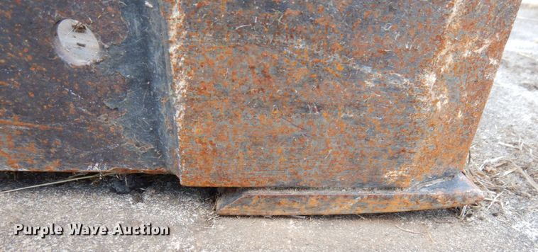 image for item DS1299 John Deere MP84  skid steer bucket