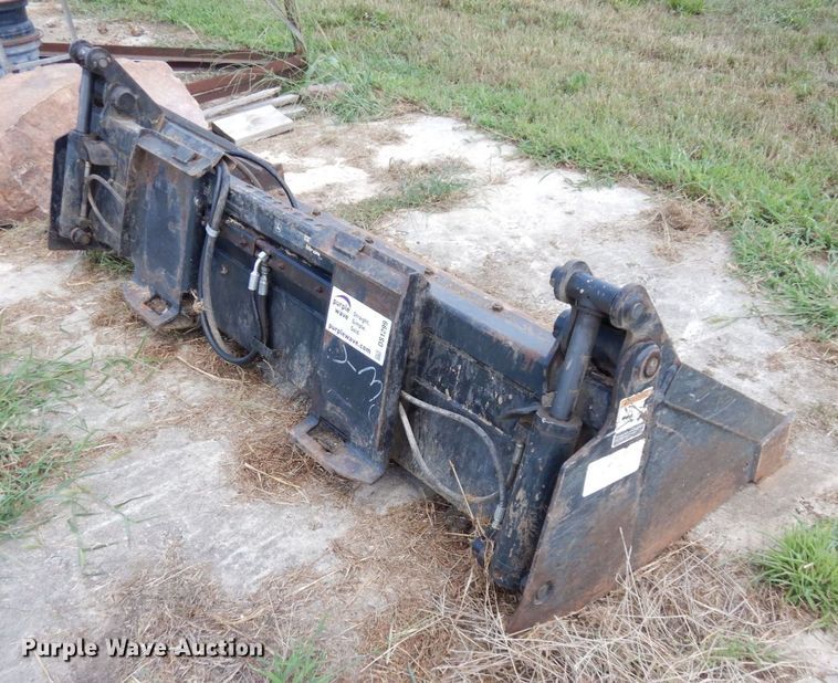 image for item DS1299 John Deere MP84  skid steer bucket