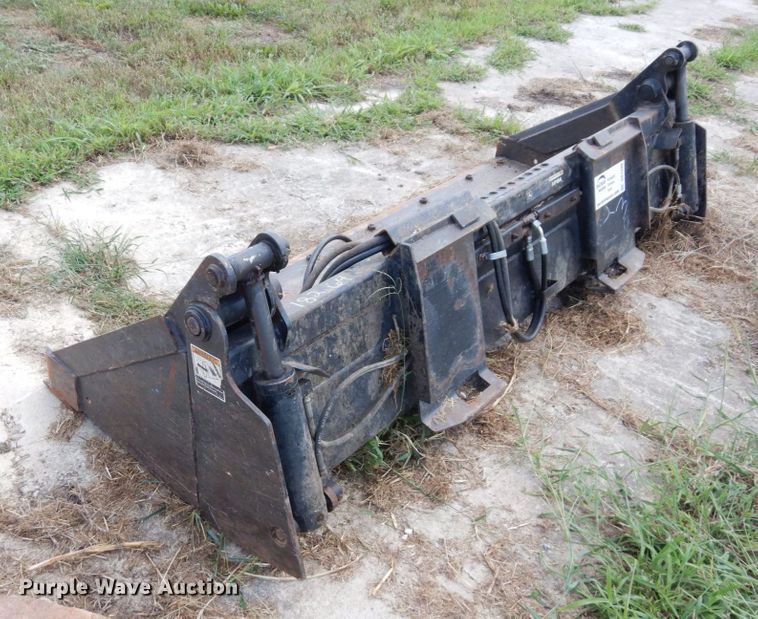 image for item DS1299 John Deere MP84  skid steer bucket