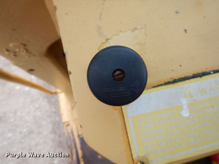 image for item DS8167 1985 Caterpillar 613C  elevating scraper