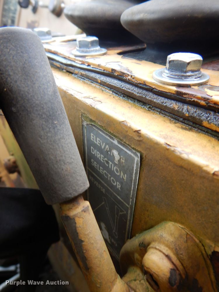 image for item DS8167 1985 Caterpillar 613C  elevating scraper