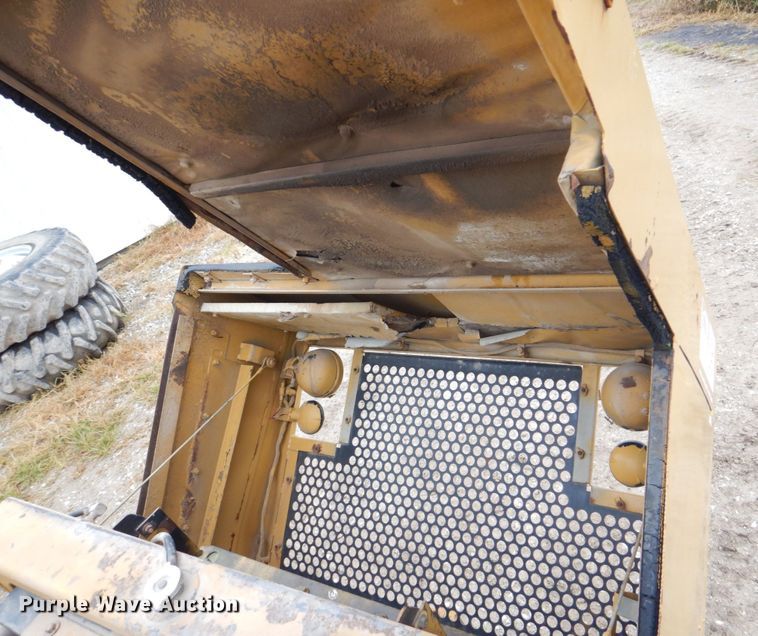 image for item DS8167 1985 Caterpillar 613C  elevating scraper