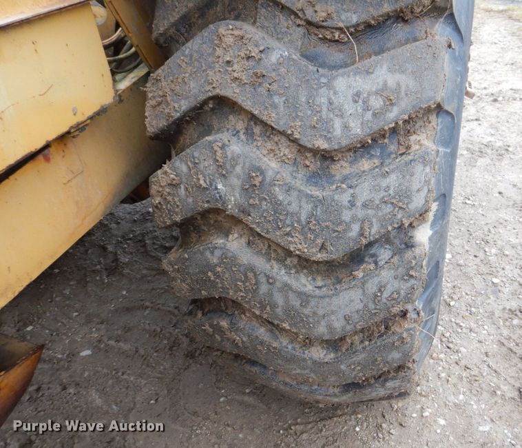 image for item DS8167 1985 Caterpillar 613C  elevating scraper