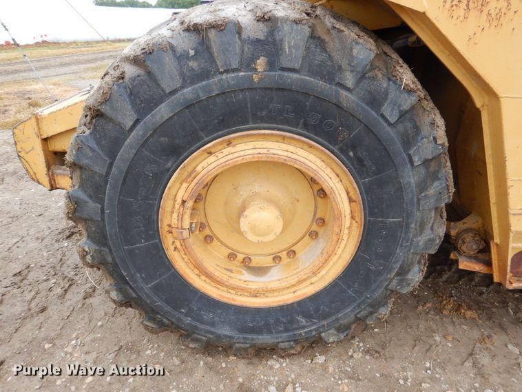 image for item DS8167 1985 Caterpillar 613C  elevating scraper