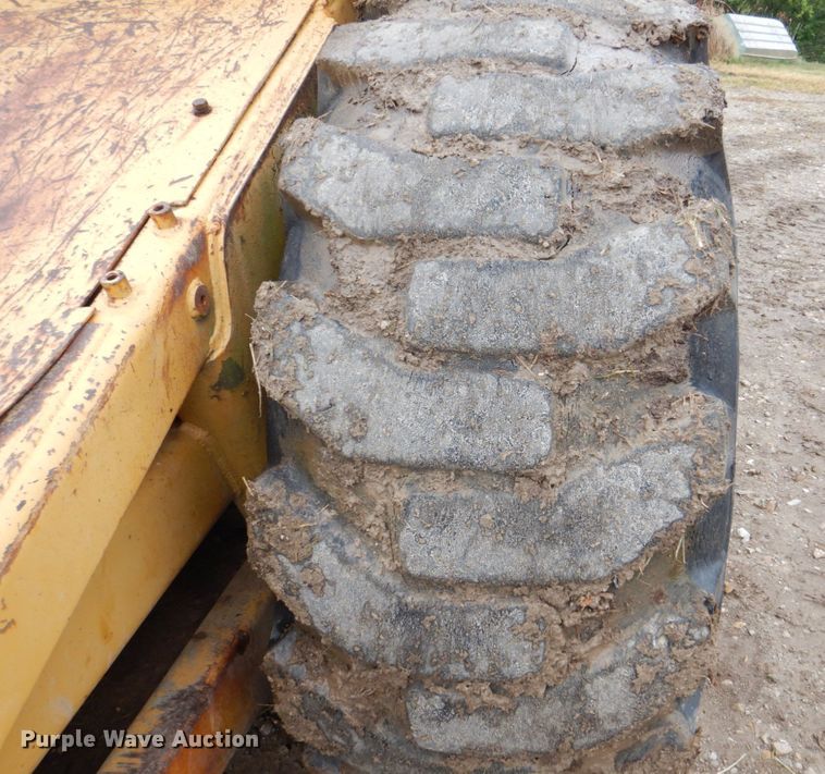 image for item DS8167 1985 Caterpillar 613C  elevating scraper