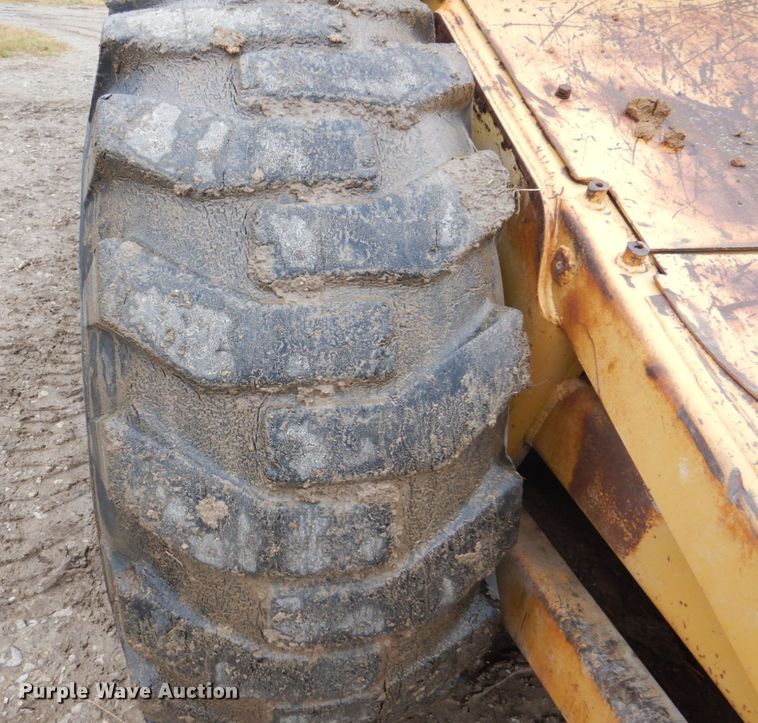 image for item DS8167 1985 Caterpillar 613C  elevating scraper