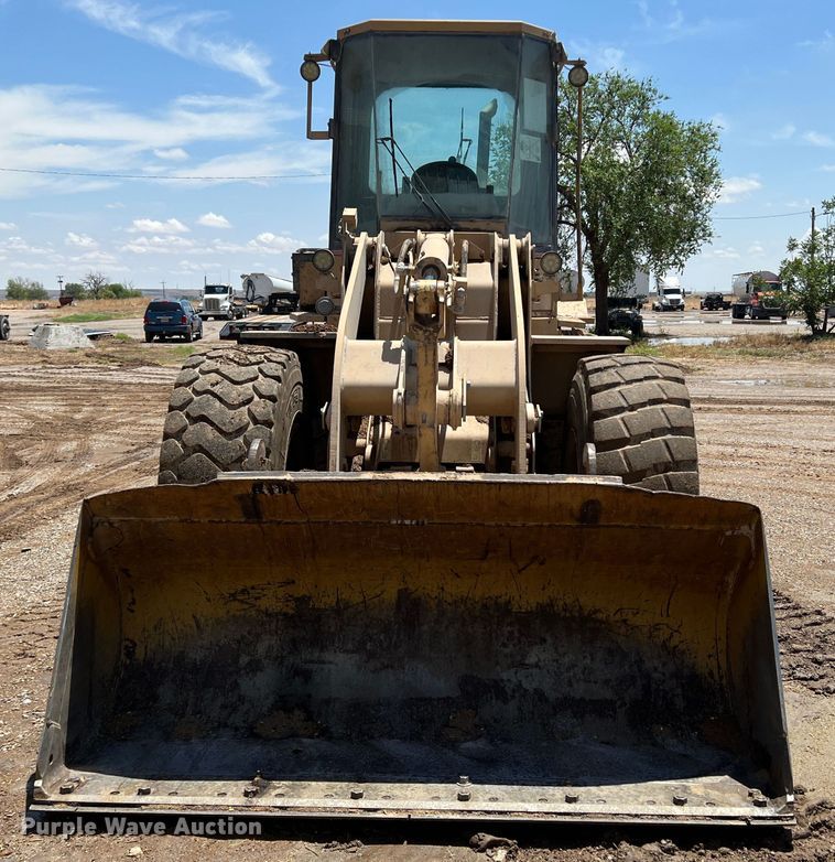 image for item DS8377 1999 Caterpillar 924F  wheel loader