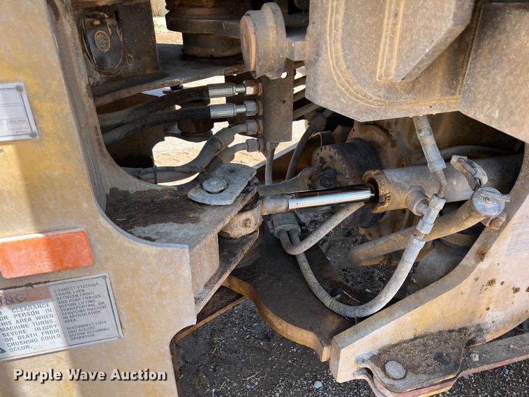 image for item DS8377 1999 Caterpillar 924F  wheel loader