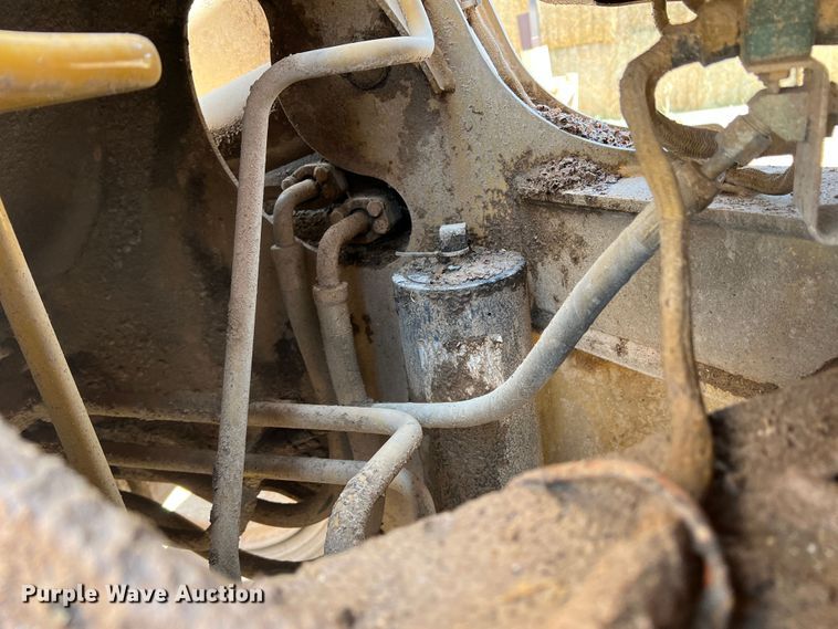 image for item DS8377 1999 Caterpillar 924F  wheel loader