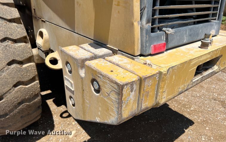 image for item DS8377 1999 Caterpillar 924F  wheel loader