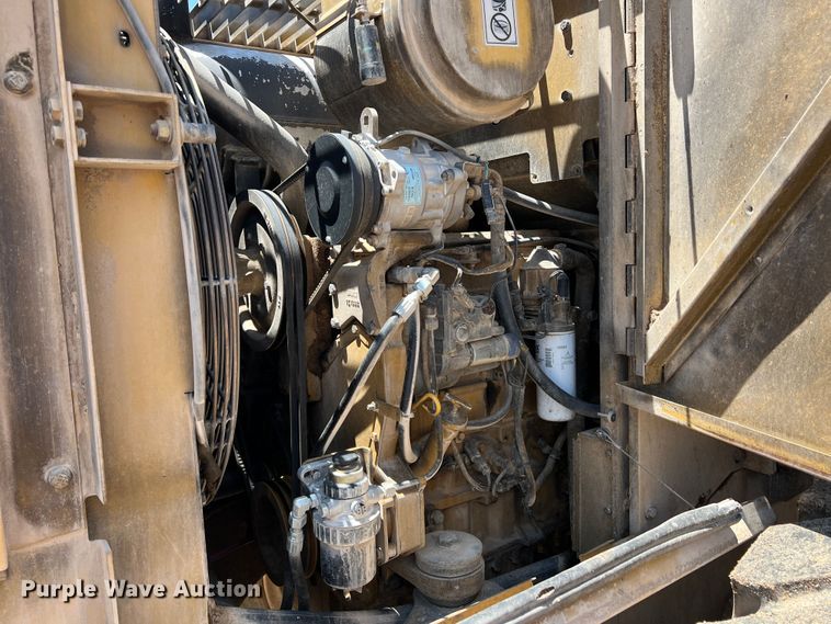 image for item DS8377 1999 Caterpillar 924F  wheel loader