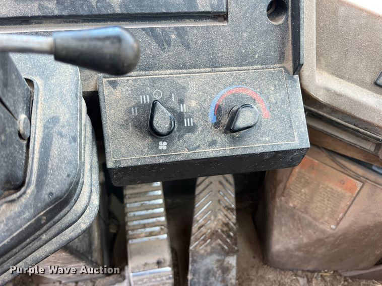 image for item DS8377 1999 Caterpillar 924F  wheel loader