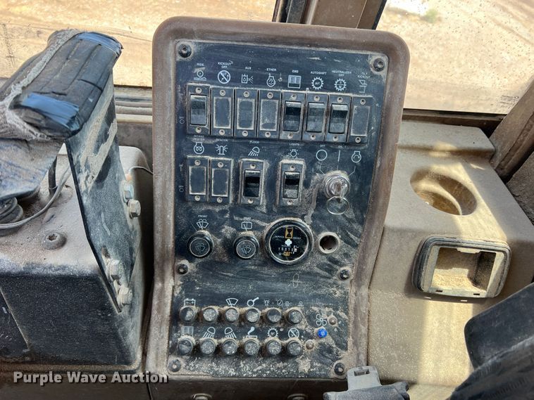 image for item DS8377 1999 Caterpillar 924F  wheel loader