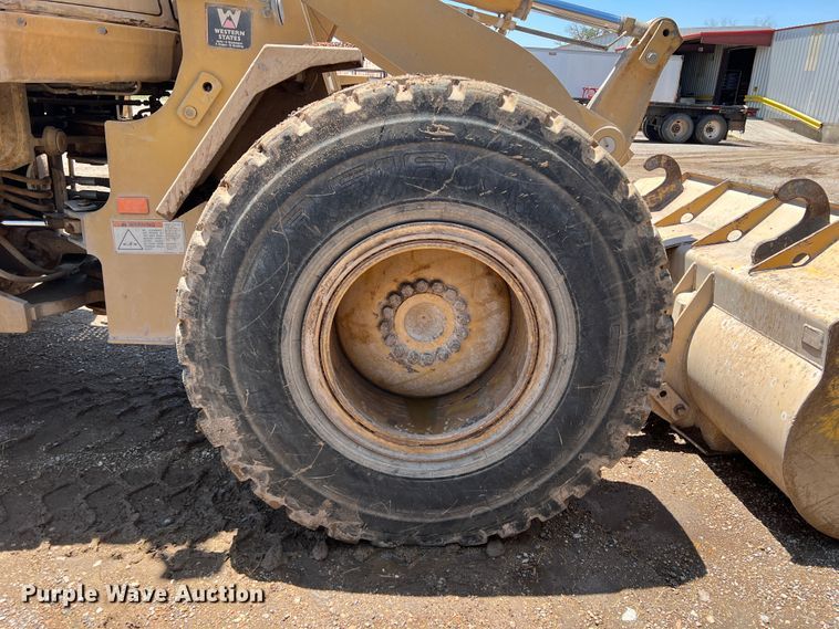 image for item DS8377 1999 Caterpillar 924F  wheel loader