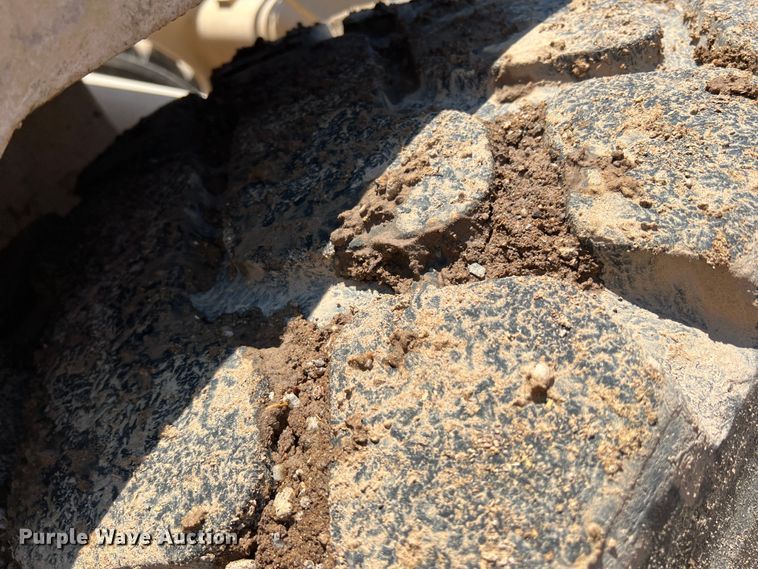 image for item DS8377 1999 Caterpillar 924F  wheel loader