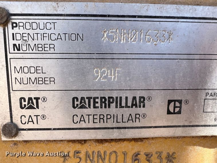 image for item DS8377 1999 Caterpillar 924F  wheel loader